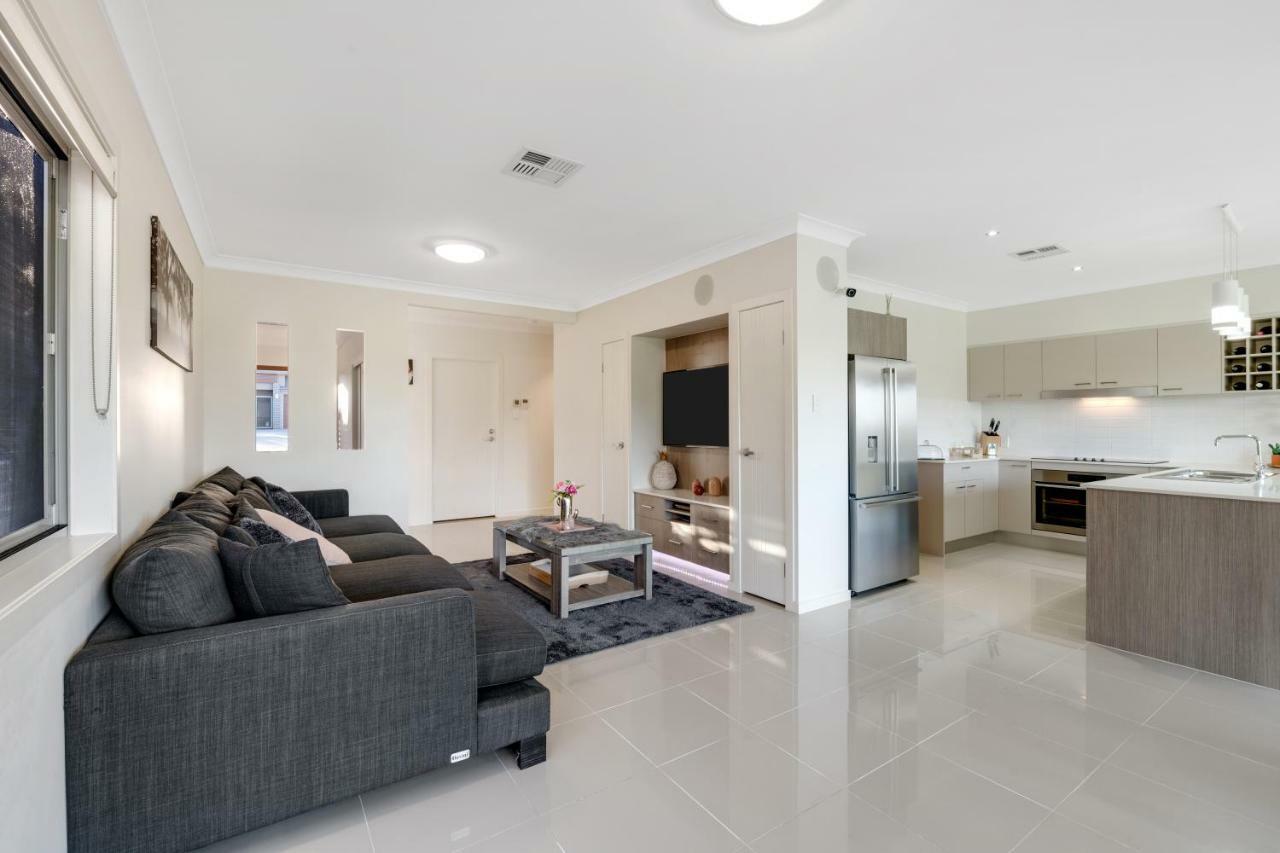 Fairway Village @ Windaroo Lakes Golf Club Exterior photo