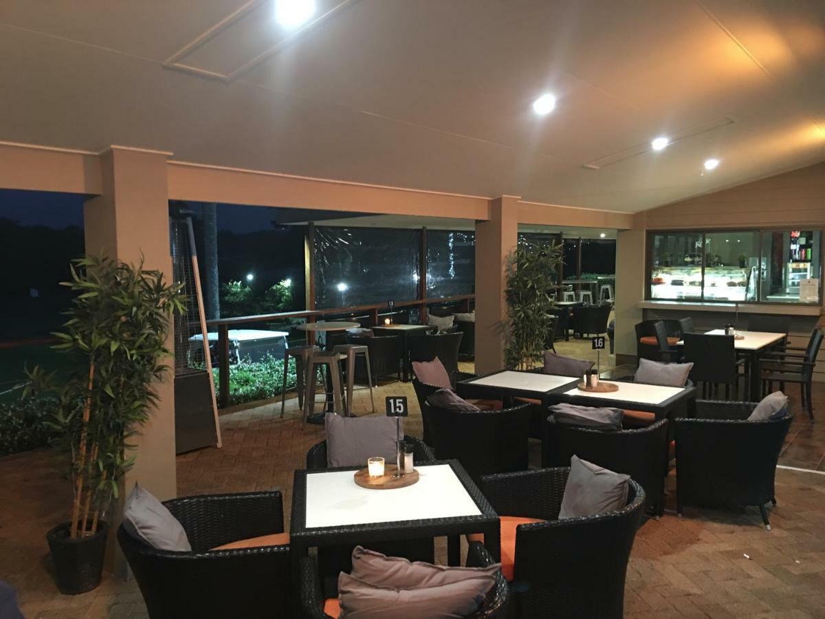 Fairway Village @ Windaroo Lakes Golf Club Exterior photo